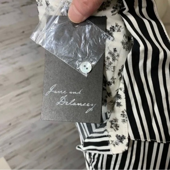 Jane & Delancey Set 2 Blouses White Black Stripes Boyfriend Fit Bundle Top Sz M - Picture 9 of 16